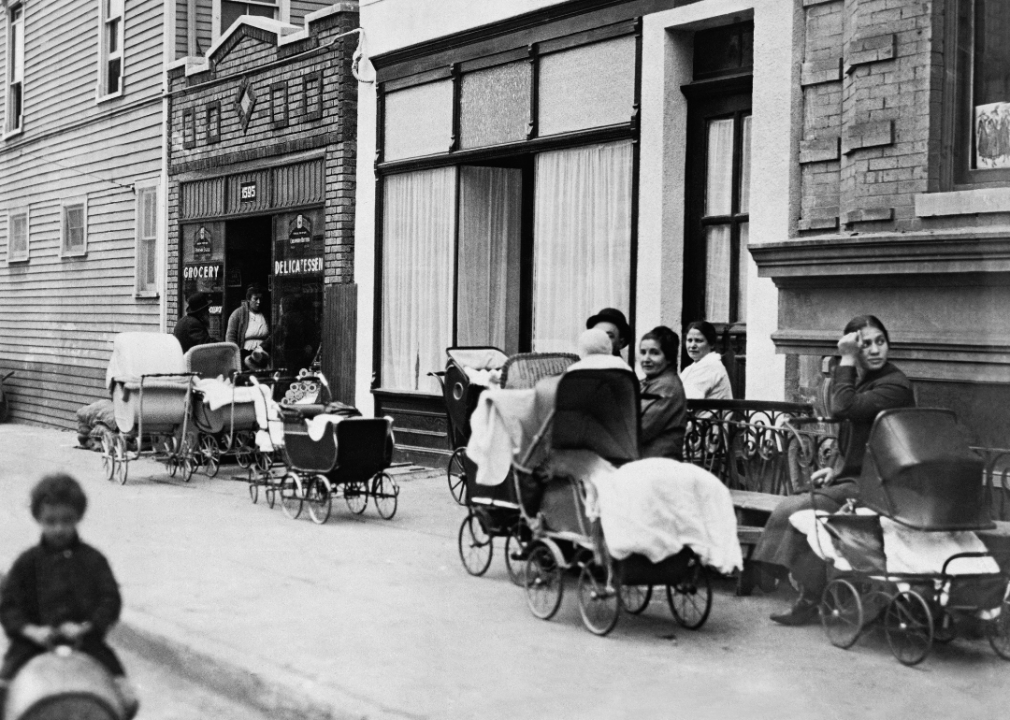 1880: Every state has laws restricting or banning abortions